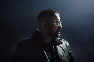 하프트베펠: 마이크를 쥔 보스